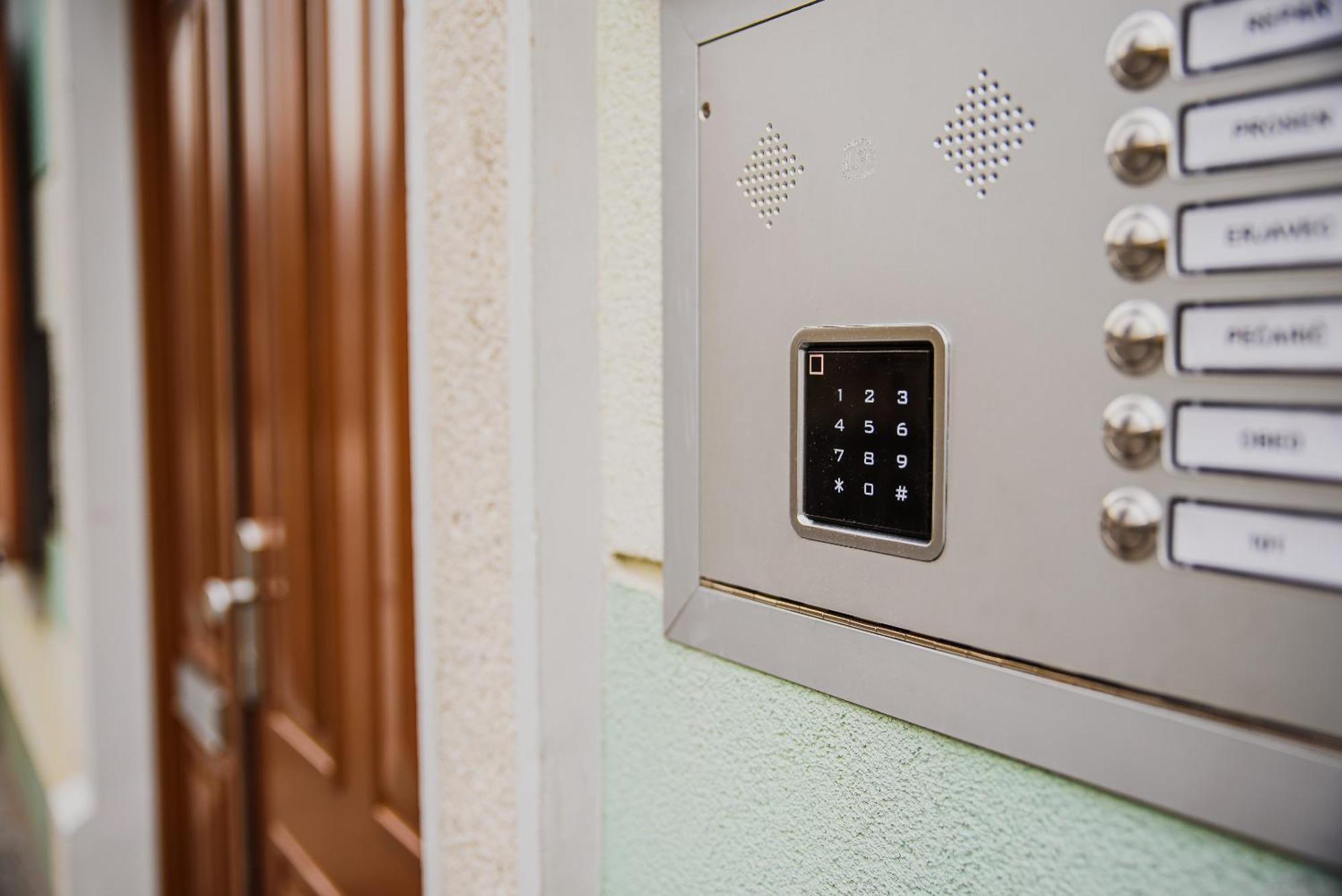 Apartments Slavec With Free Onsite Parking Кранська Гора Номер фото