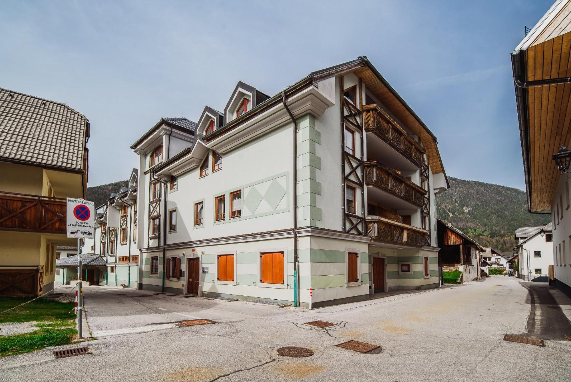 Apartments Slavec With Free Onsite Parking Кранська Гора Номер фото