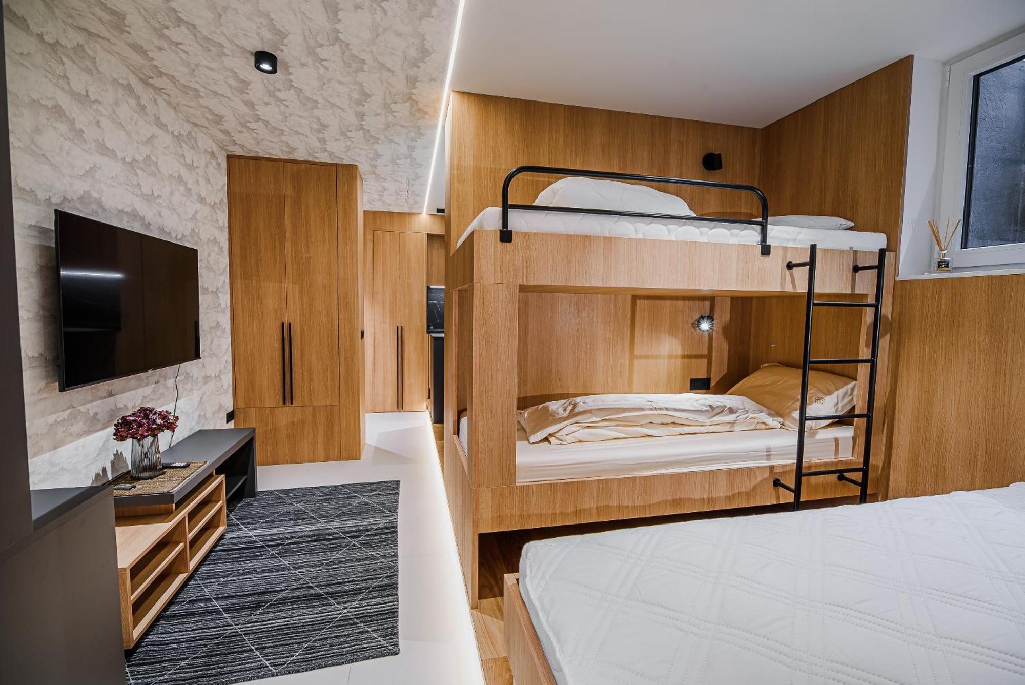 Apartments Slavec With Free Onsite Parking Кранська Гора Номер фото