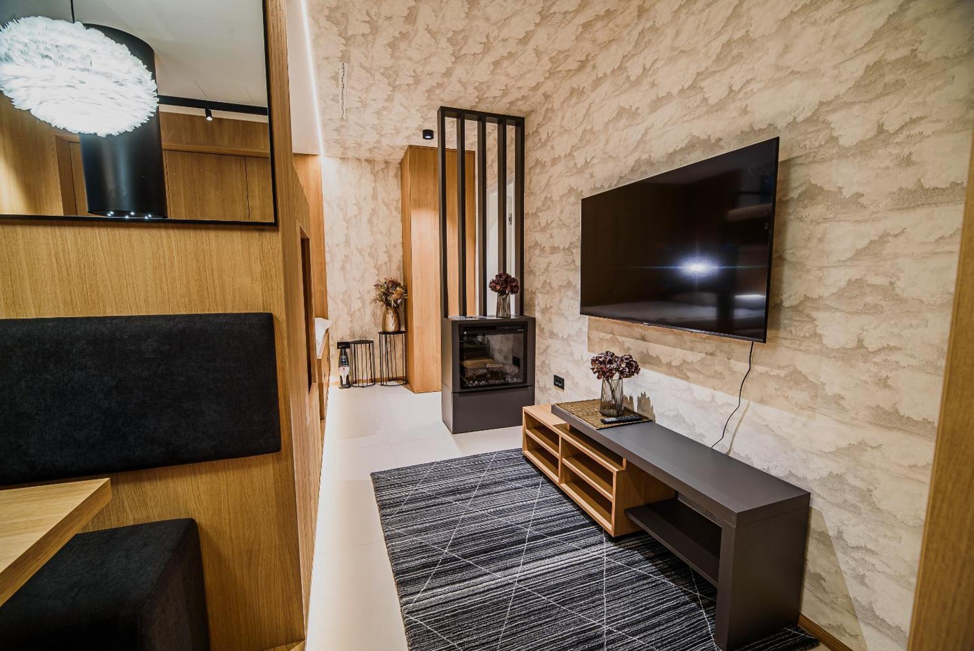 Apartments Slavec With Free Onsite Parking Кранська Гора Екстер'єр фото
