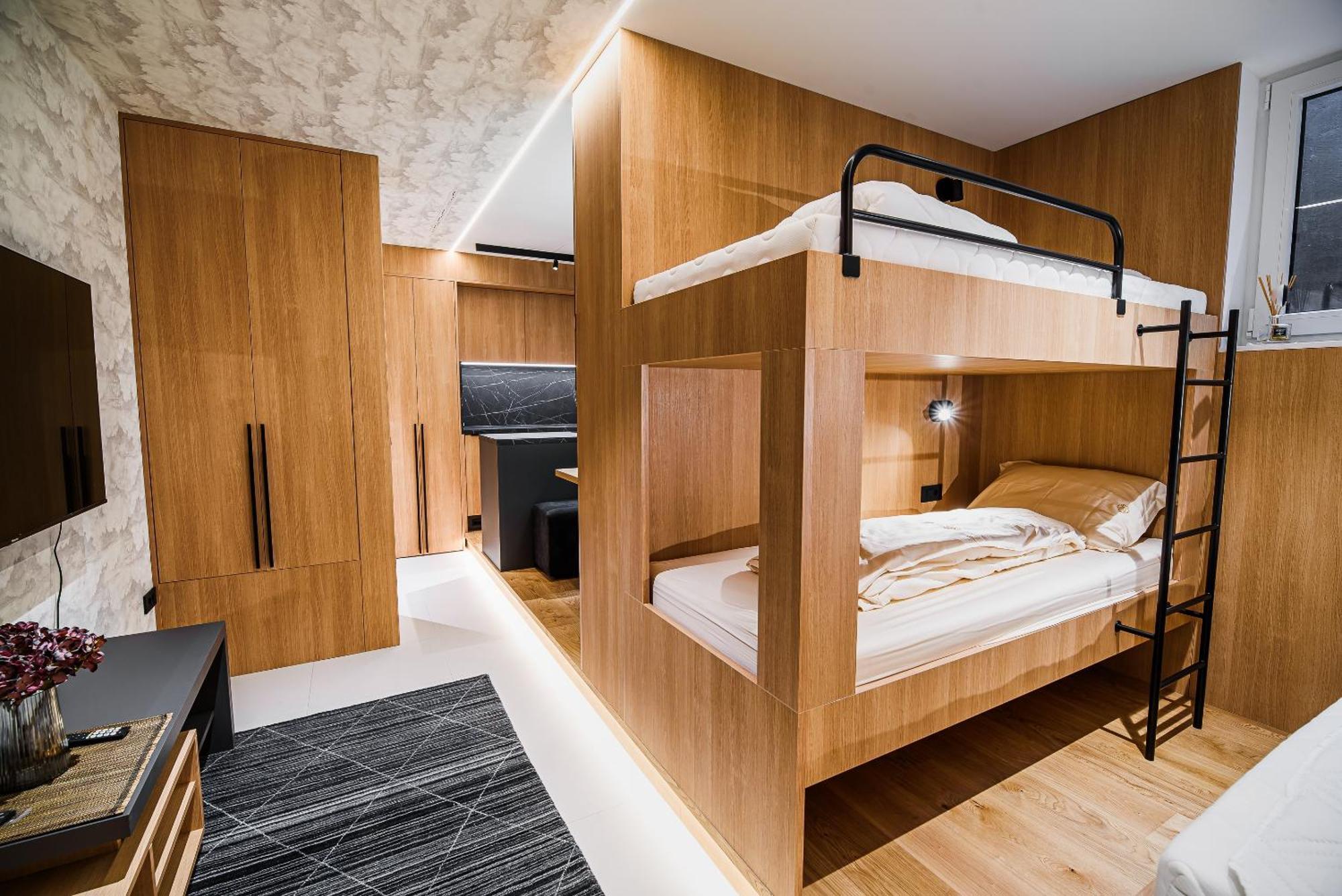 Apartments Slavec With Free Onsite Parking Кранська Гора Екстер'єр фото