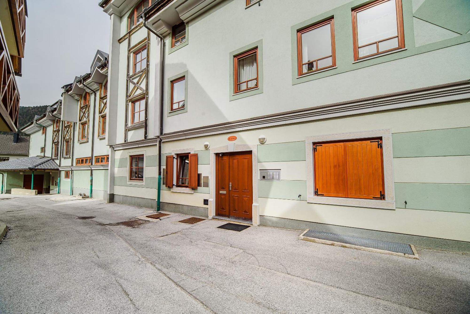 Apartments Slavec With Free Onsite Parking Кранська Гора Екстер'єр фото